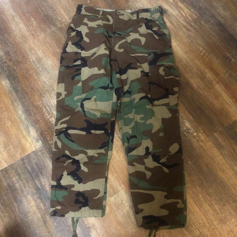 Woodland Camo cargo pants medium short - proper